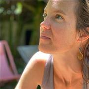 Ancienne enseignante de mathématiques en collège, formée aux pédagogies actives. Prépare également au CRPE